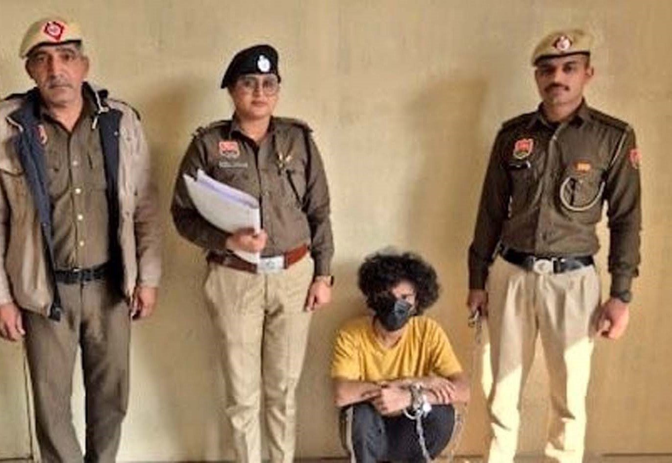 शिवम ने लिव इन पार्टनर के प्राइवेट पार्ट्स पर सेनिटाइजर डालकर लगा दी आग