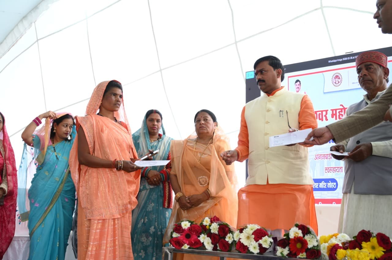 महिला सशक्तिकरण के संबंध में शासन द्वारा किए जा रहे प्रयास सराहनीय-राज्यमंत्री श्री लोधी