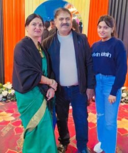 श्रेया बनी शिक्षा सारथी…. प्रथम वेतन से किया 2100 रुपये का योगदान..