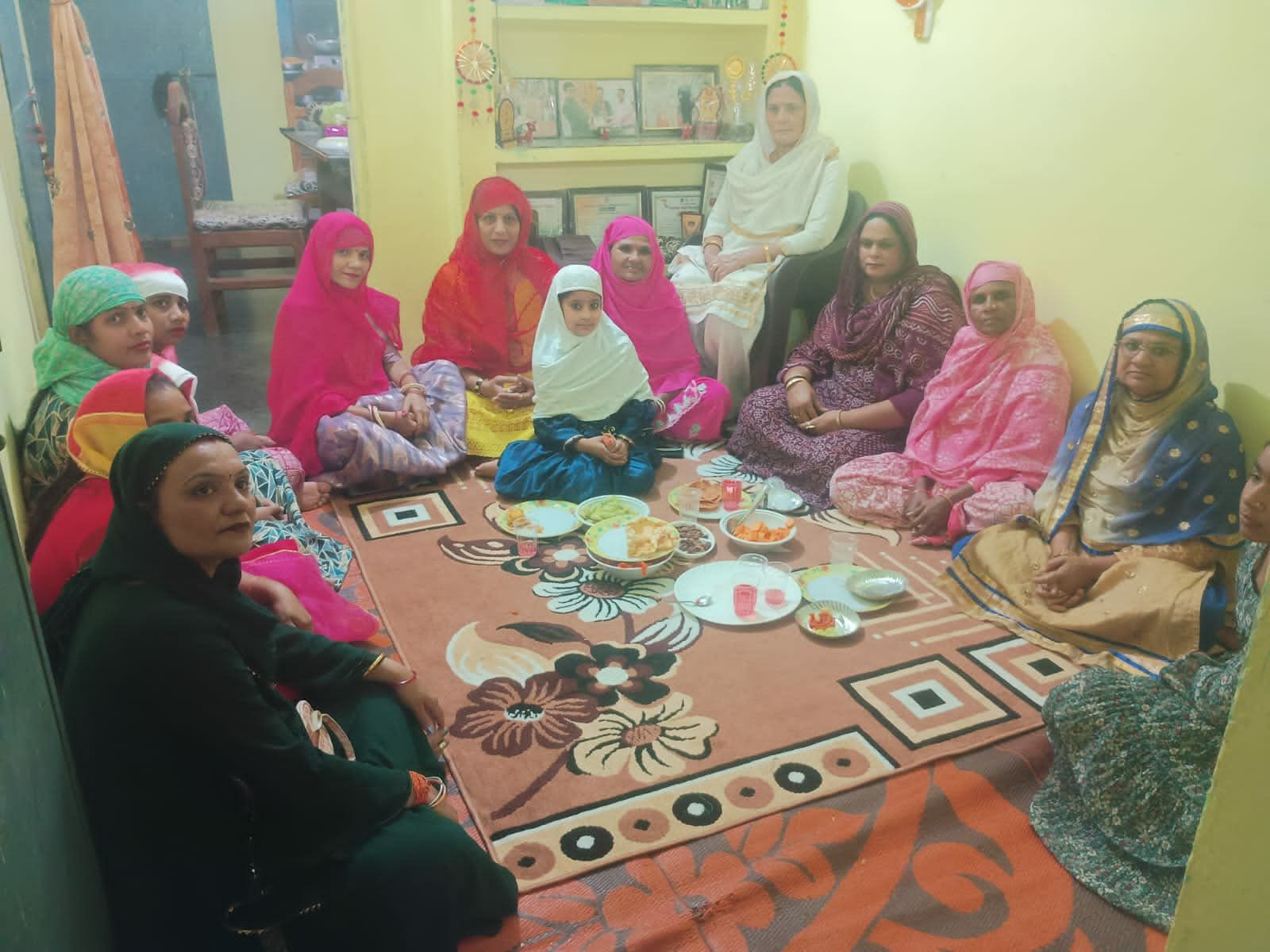 कांग्रेस की महिला पदाधिकारियों ने किया रोजा इफ्तार