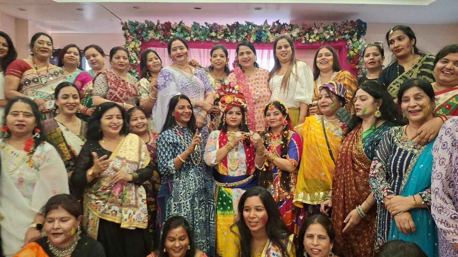 रंग, उमंग और यादों की फुहारः लीनेस मैत्री क्लब की ‘वृज की होली’ ने बिखेरी खुशियाँ