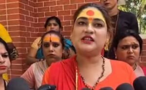 किन्नर अखाड़े की जगतगुरु दमोह पहुंचीं …….शांति भंग करने वालों पर कार्रवाई की मांग