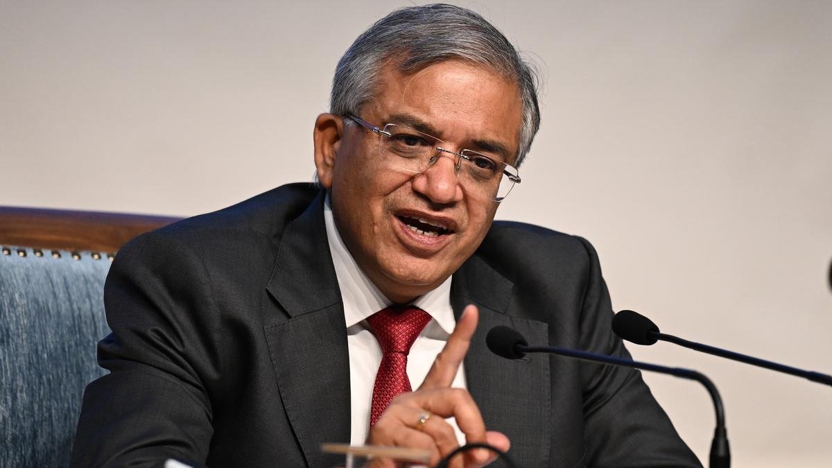 मुख्य चुनाव आयुक्त को हटाने के लिए राज्यसभा में नोटिस