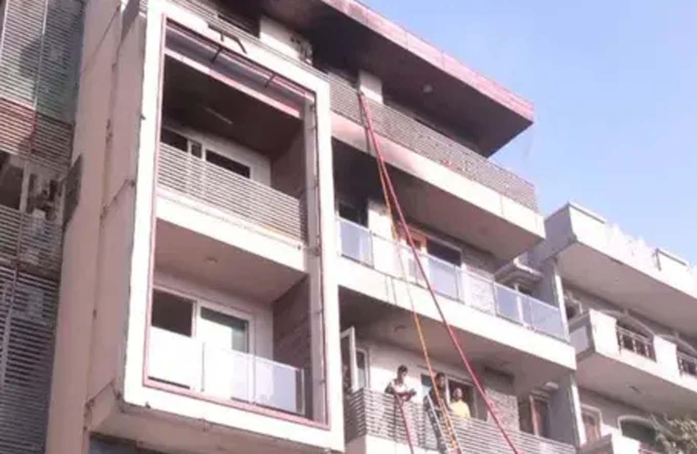 एसी फटने से 9 लोगों की मौत……..15 को बचाया