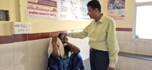 कलेक्टर श्री यादव जमीनी हकीकत जानने आकस्मिक रूप से पहॅुचे  ग्राम आनू और बांदकपुर