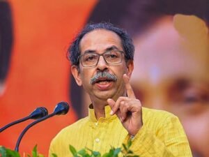 दल-बदल करने वाले सांसदों को अयोग्य घोषित किया जाना चाहिए – उद्धव ठाकरे