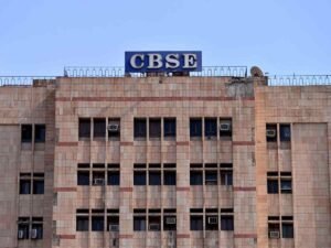 सीबीएसई की बड़ी गलती !   पुनर्मूल्यांकन के बाद 76 हजार छात्र पास, 3 लाख छात्रों के बढ़े अंक
