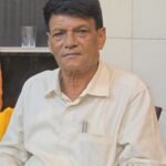 डिप्टी कंट्रोलर के इशारे पर घूस लेने पहुचें रिटायर इंस्पेक्टर को लोकायुक्त ने दबोचा