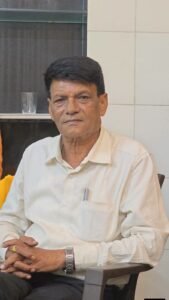 डिप्टी कंट्रोलर के इशारे पर घूस लेने पहुचें रिटायर इंस्पेक्टर को लोकायुक्त ने दबोचा