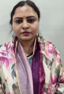 लव जिहाद के दो मामलो में गवाह है……. फर्जी अफसर बनकर लूट करने वाली पवित्रा