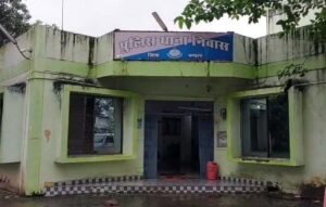 स्कूल में गुटखा चेकिंग के दौरान छात्र के बैग से निकला 6 राउंड का अवैध पिस्टल