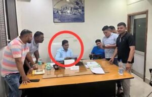 दो लाख की रिश्वत लेते नप गये नगर पालिका सीएमओ नाफड़े..