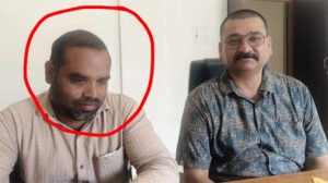 नायब तहसीलदार का प्रायवेट बाबू रिश्वत लेते पकड़ा