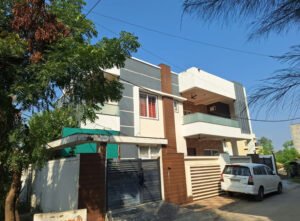 वाणिज्यिक कर अधिकारी मनीष जैन के ठिकानों पर छापेमारी