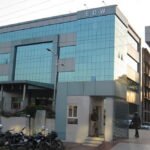 शातिर मियां-बीवी ने बेटियों के नाम दान की गई ज़मीन पर लिया 2 करोड़ का लोन